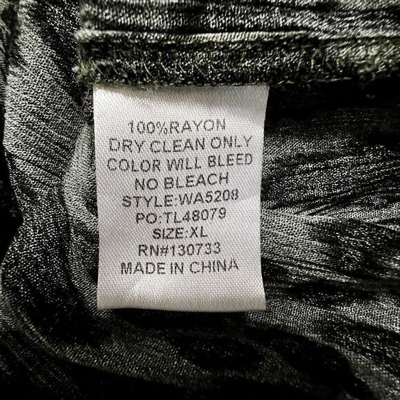 Umgee Dolman Sleeve Green & Black Animal Print V-Neck Top With Waist Tie Size XL - Picture 8 of 8